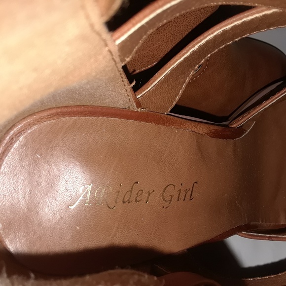 A Rider Girl brand Ankle boots with heels! Size 10 - Picture 6 of 7